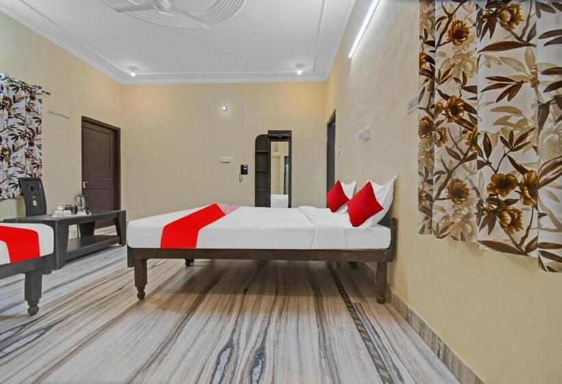 Flagship Hotel Raj Baag