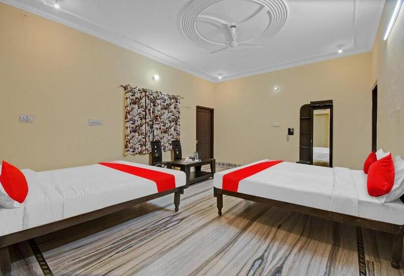 Flagship Hotel Raj Baag