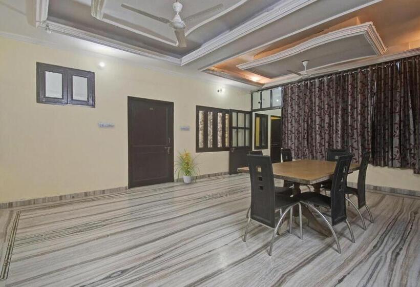 Flagship Hotel Raj Baag