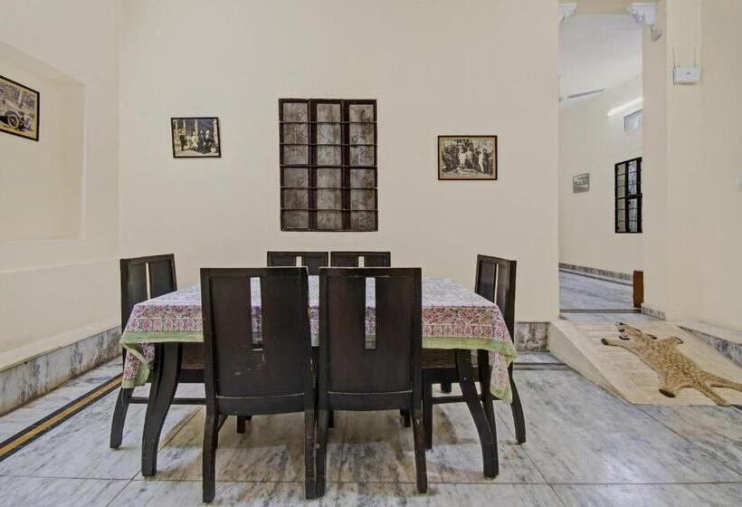 Flagship Hotel Raj Baag