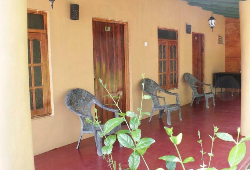펜션 Sigiriya Like Lodge