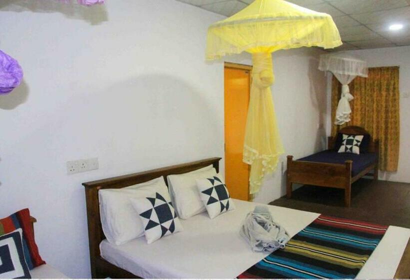 펜션 Sigiriya Like Lodge