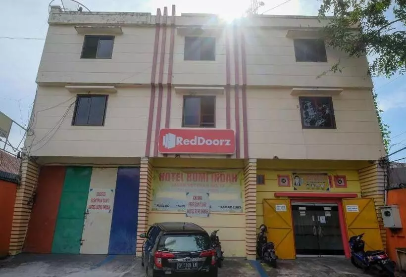 ホテル Reddoorz Near Pelabuhan Nusantara Parepare