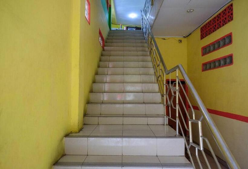 בית מלון כפרי Reddoorz Near Pelabuhan Nusantara Parepare