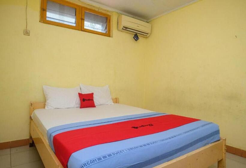 בית מלון כפרי Reddoorz Near Pelabuhan Nusantara Parepare
