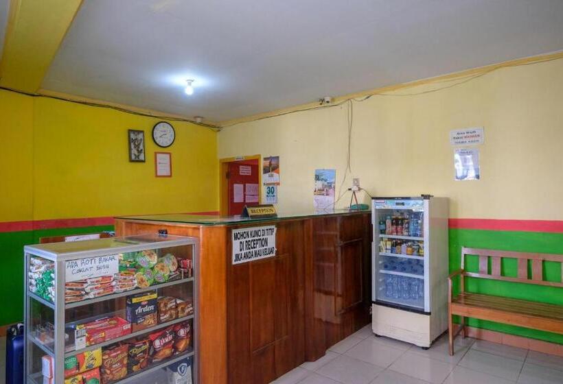 בית מלון כפרי Reddoorz Near Pelabuhan Nusantara Parepare