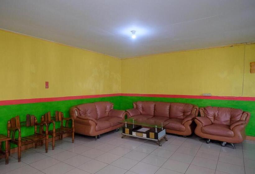 בית מלון כפרי Reddoorz Near Pelabuhan Nusantara Parepare