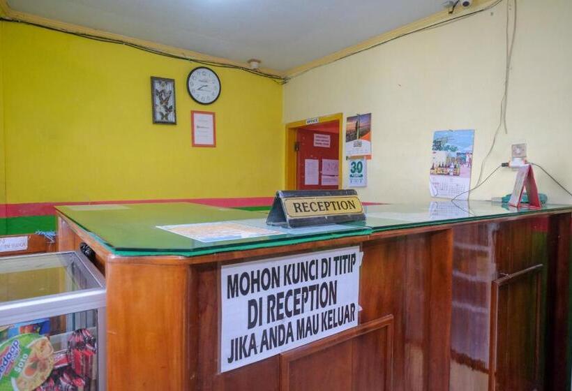 בית מלון כפרי Reddoorz Near Pelabuhan Nusantara Parepare