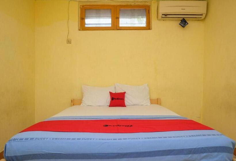 בית מלון כפרי Reddoorz Near Pelabuhan Nusantara Parepare