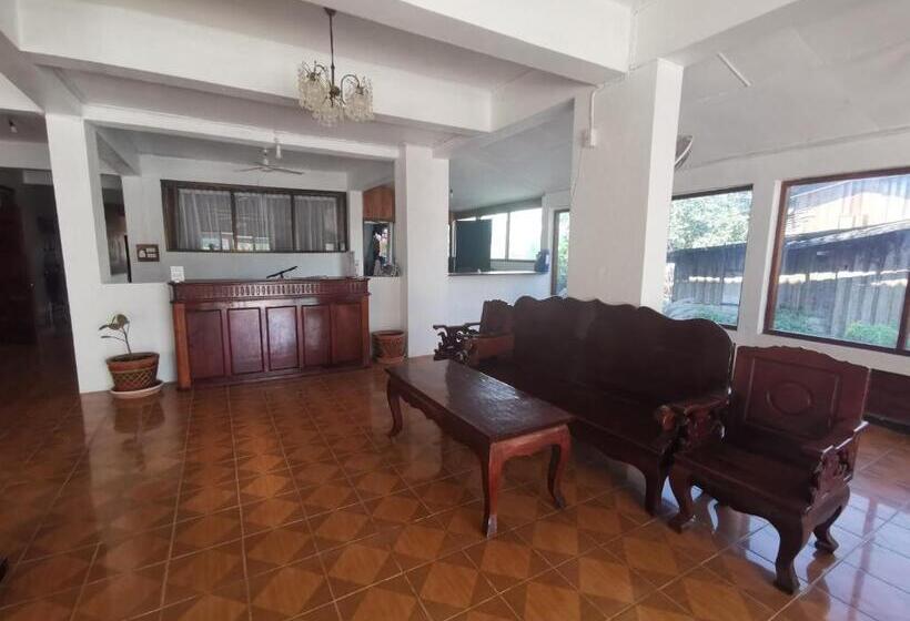 פנסיון Manilath Guesthouse