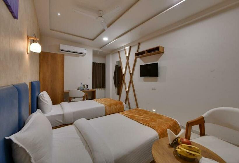 Click Hotel Tulsi Jamnagar 7 Mins From Reliance Industrial Township