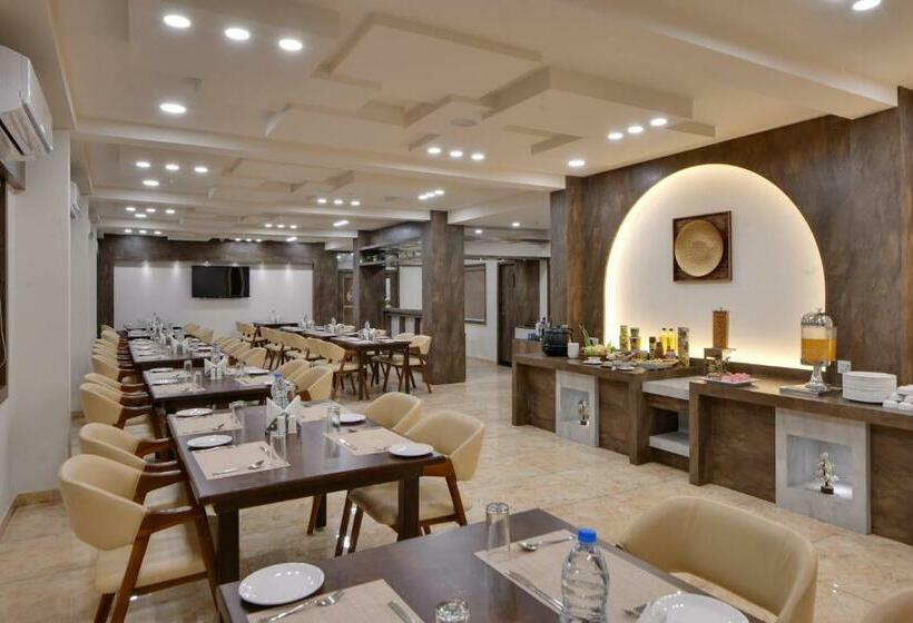 Click Hotel Tulsi Jamnagar 7 Mins From Reliance Industrial Township