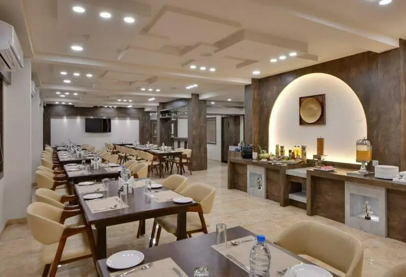 Click Hotel Tulsi Jamnagar 7 Mins From Reliance Industrial Township