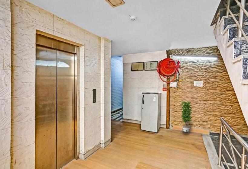 ホテル Metro View Near Adarsh Nagar Delhi Metro Station