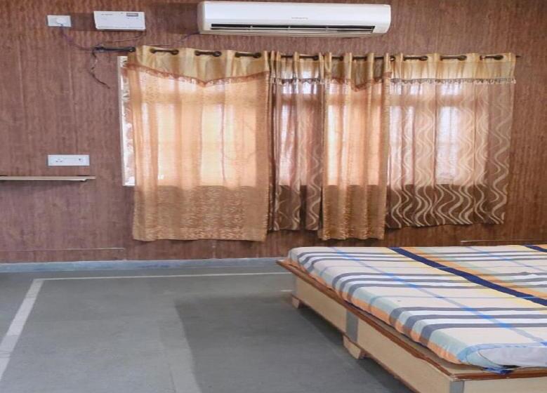 בית מלון כפרי Jiya Green Garden & Banquet, Sonipat