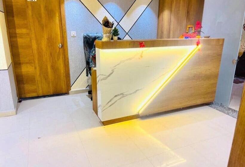 酒店 Oyo 70244 Florence Hoetl