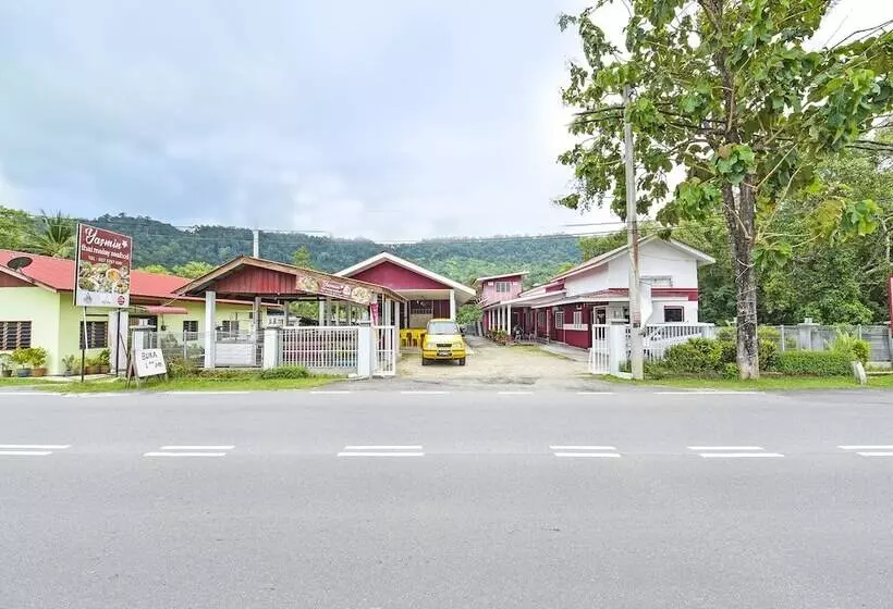 ホテル Oyo 90660 Rayyans Roomstay