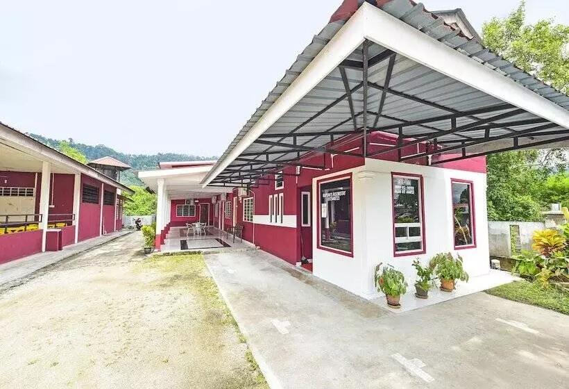 ホテル Oyo 90660 Rayyans Roomstay