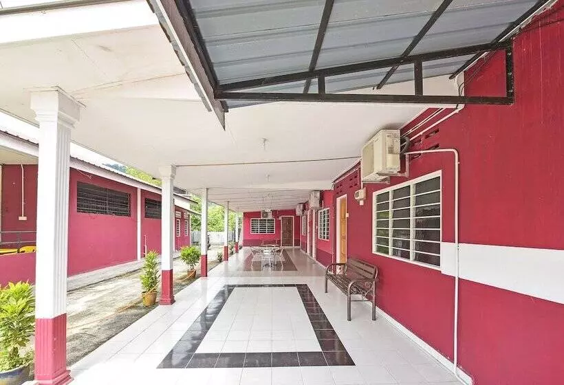 ホテル Oyo 90660 Rayyans Roomstay