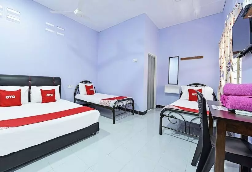 ホテル Oyo 90660 Rayyans Roomstay