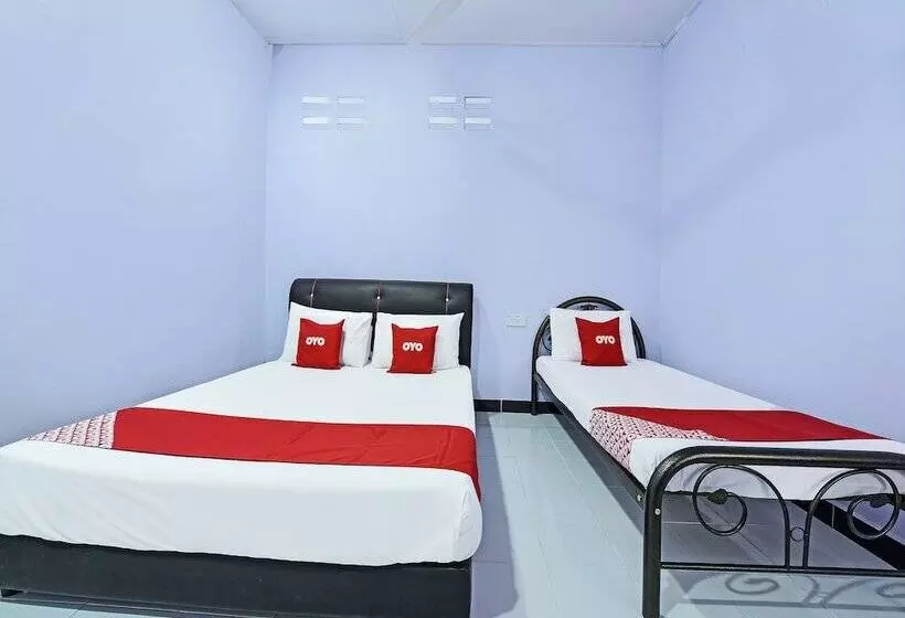 ホテル Oyo 90660 Rayyans Roomstay