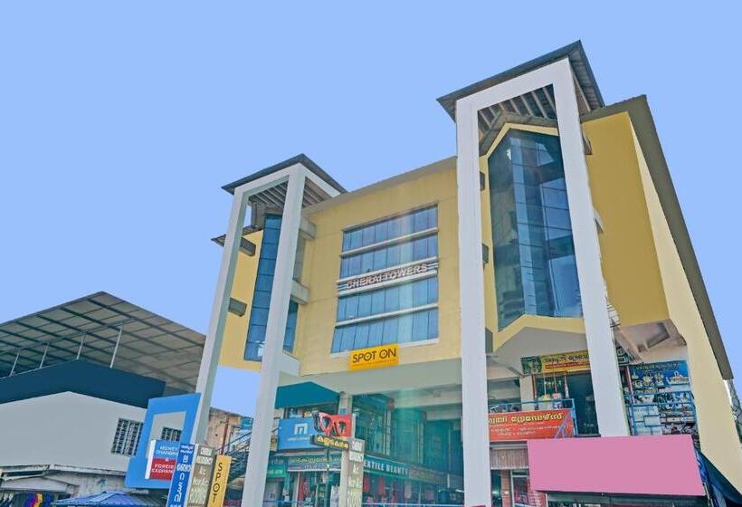 בית מלון כפרי Spot On Cherai Homes