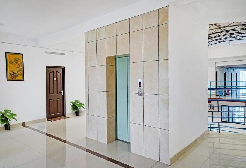 בית מלון כפרי Spot On Cherai Homes