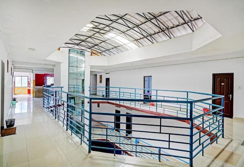 בית מלון כפרי Spot On Cherai Homes