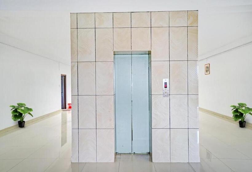 בית מלון כפרי Spot On Cherai Homes