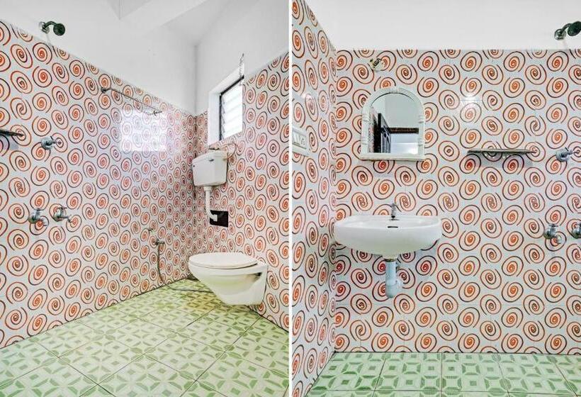 בית מלון כפרי Spot On Cherai Homes