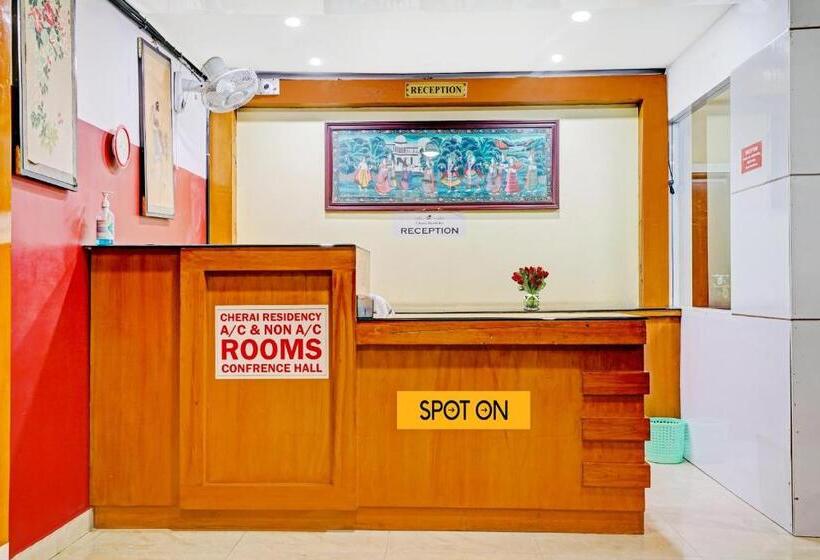 בית מלון כפרי Spot On Cherai Homes