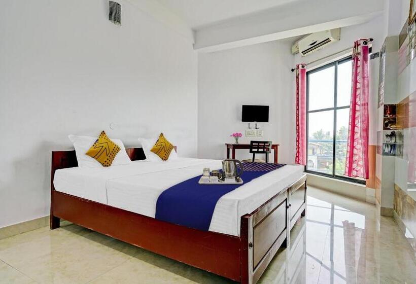 בית מלון כפרי Spot On Cherai Homes