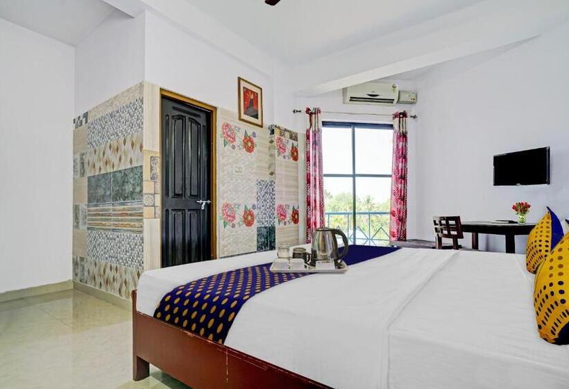 בית מלון כפרי Spot On Cherai Homes