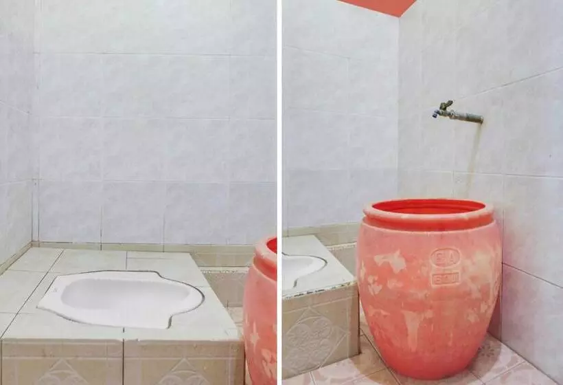 ホテル Spot On 91833  Anggrek Daqu Syariah Kapuas