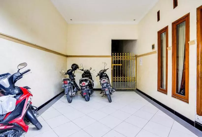 Hotelli Spot On 91893 Kost Jeje Syariah