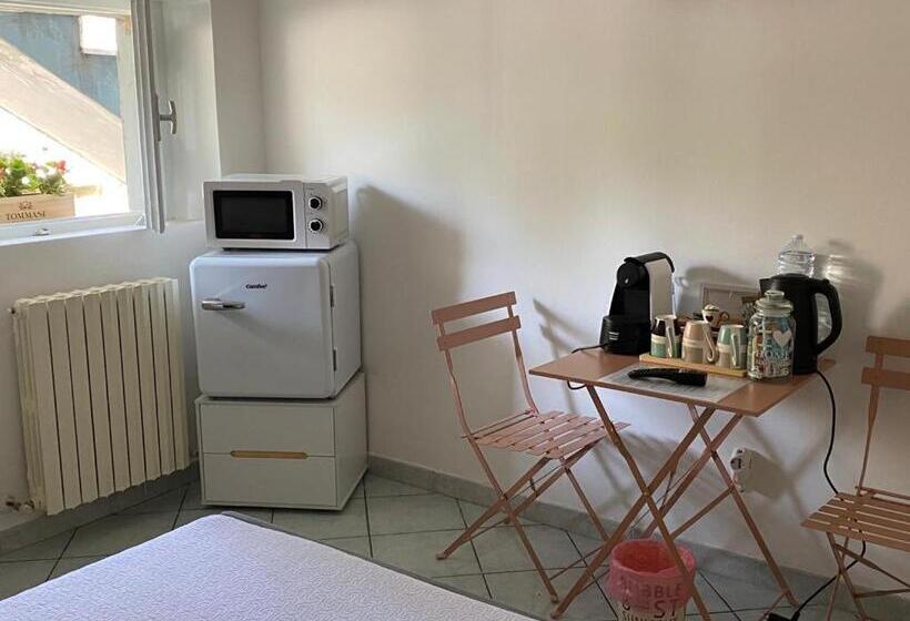 Majatalo Bonsai   Bed & Breakfast