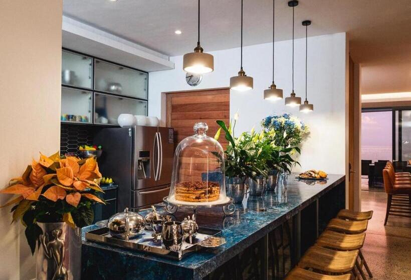 پانسیون Boutique Ocean Views Incorporating Wendy S