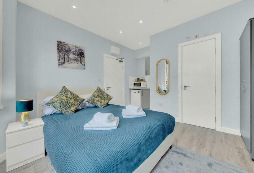 Пансион Private Luxury Suite Next To Heathrow Direct Train To Paddington 1