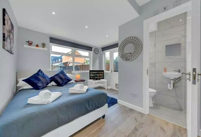 ペンション Private Luxury Suite Next To Heathrow Direct Train To Paddington 1