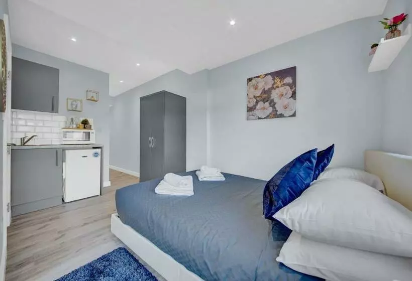 ペンション Private Luxury Suite Next To Heathrow Direct Train To Paddington 1