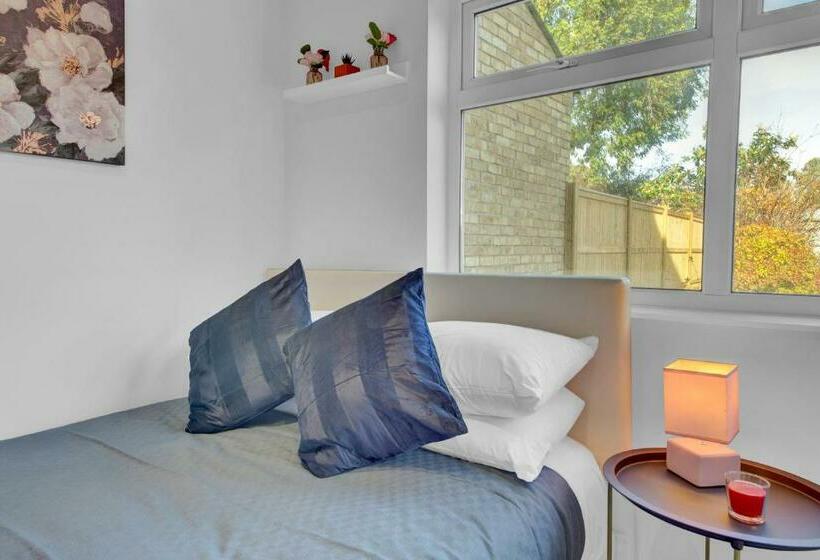 Пансион Private Luxury Suite Next To Heathrow Direct Train To Paddington 1