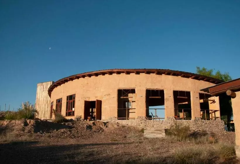 Majatalo Kondur Elementos Eco Hostel