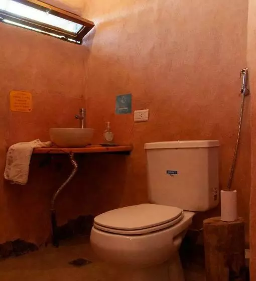 Majatalo Kondur Elementos Eco Hostel