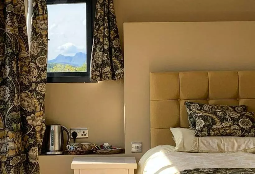 ペンション The Penthouse Bowness Luxury Loft Jacuzzi Bath & Complimentary Lakeview Spa Membership
