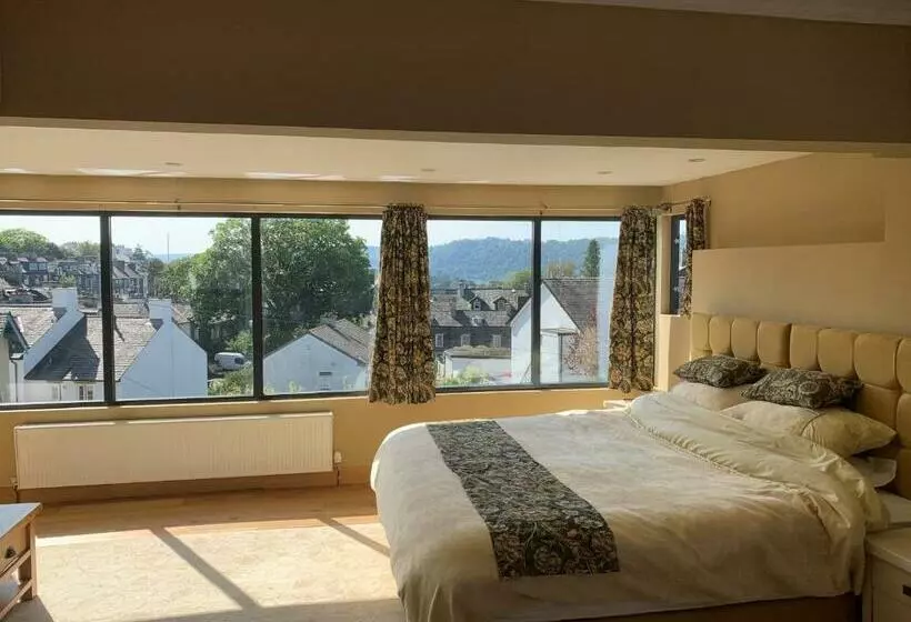 ペンション The Penthouse Bowness Luxury Loft Jacuzzi Bath & Complimentary Lakeview Spa Membership