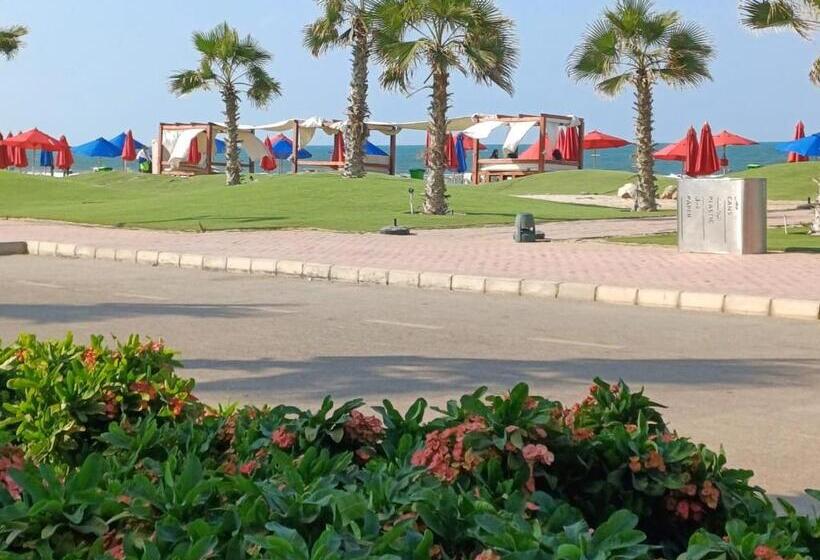 Porto Said شاليه ملكى صف اول بحر بورتو سعيد