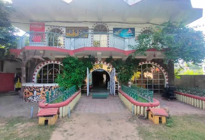 Hotelli Staymaker Rituranga 5 Mins Walk From Sonajhuri Haat