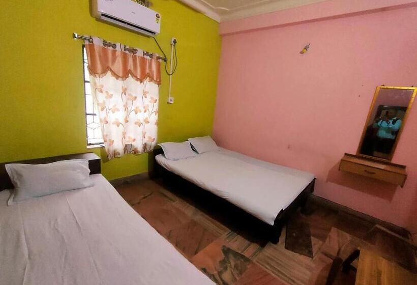 호텔 Staymaker Rituranga 5 Mins Walk From Sonajhuri Haat