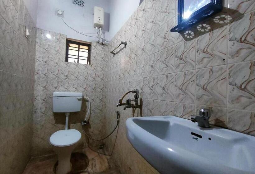 호텔 Staymaker Rituranga 5 Mins Walk From Sonajhuri Haat