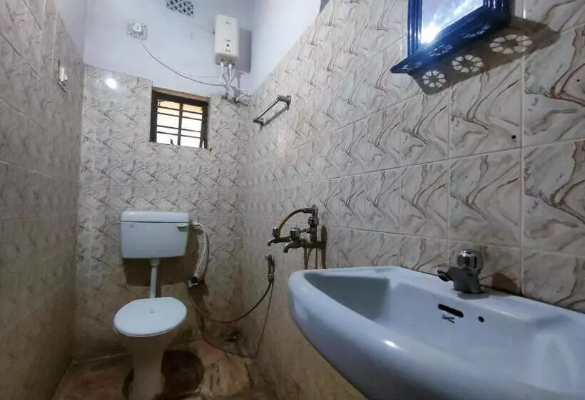 Hotelli Staymaker Rituranga 5 Mins Walk From Sonajhuri Haat